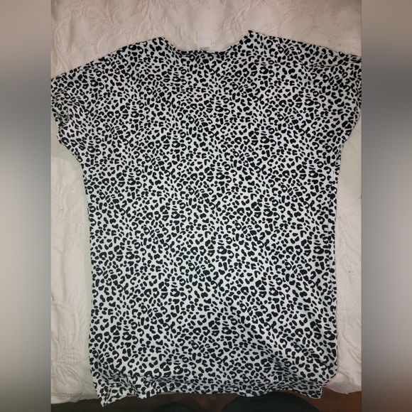 OMT Fashions top - Picture 2 of 3